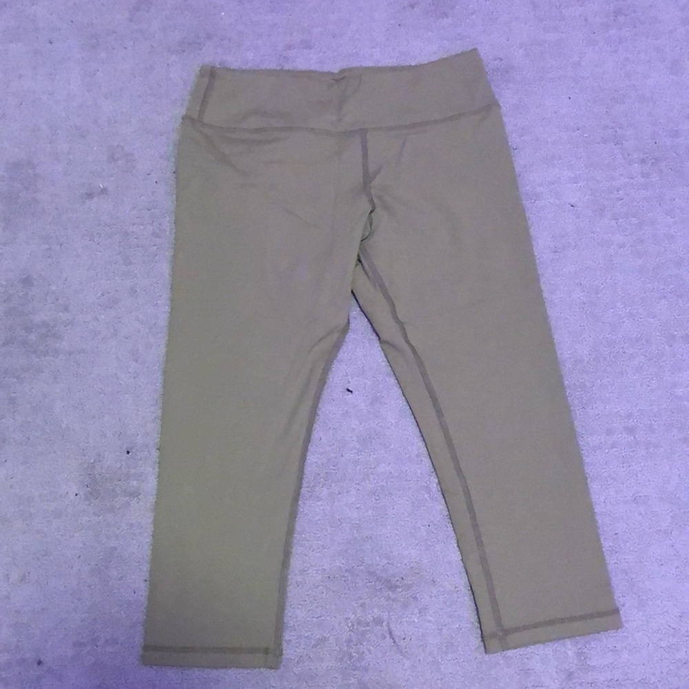 Savage Barbell Cropped Leggings